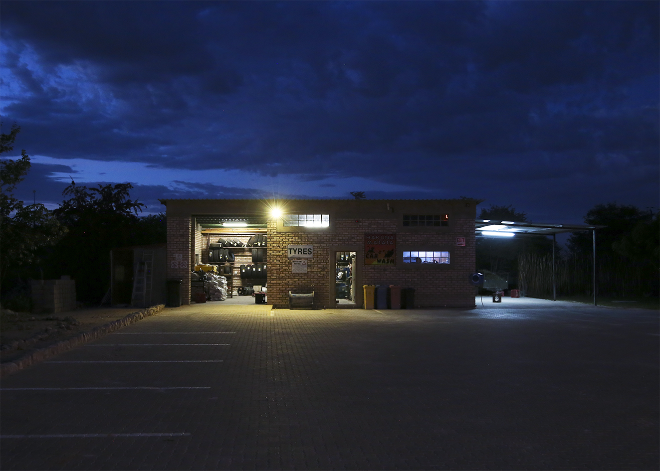 Anouk van Asbeck Photography: Tires